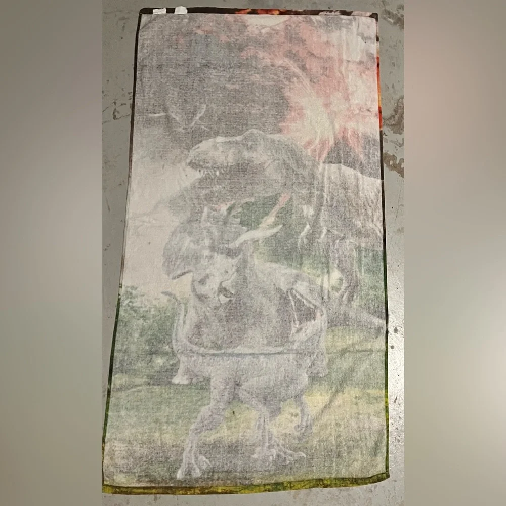 Vintage Jurassic World Park Beach Bath Towel Movie Dinosaurs